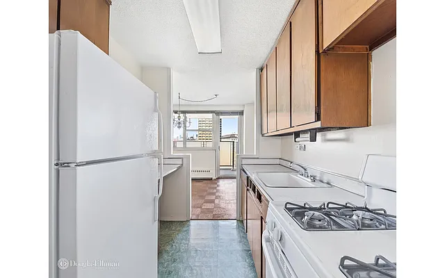 Sold by Douglas Elliman | media 19