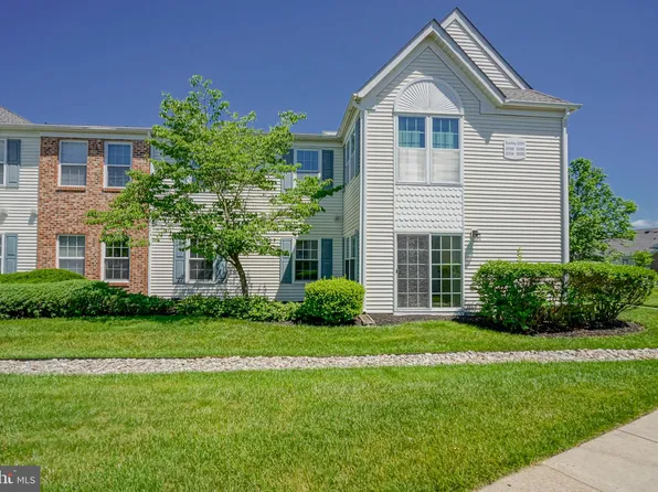 2007 Ferndale Ct, Mount Laurel, NJ 08054