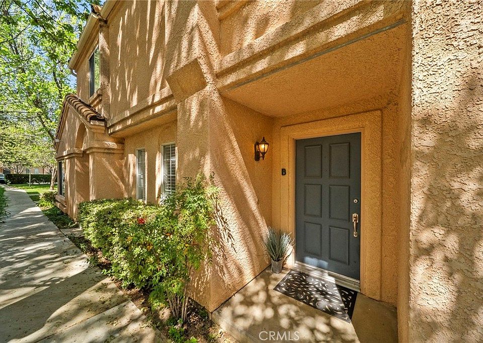 1st image of 25118 Steinbeck Ave