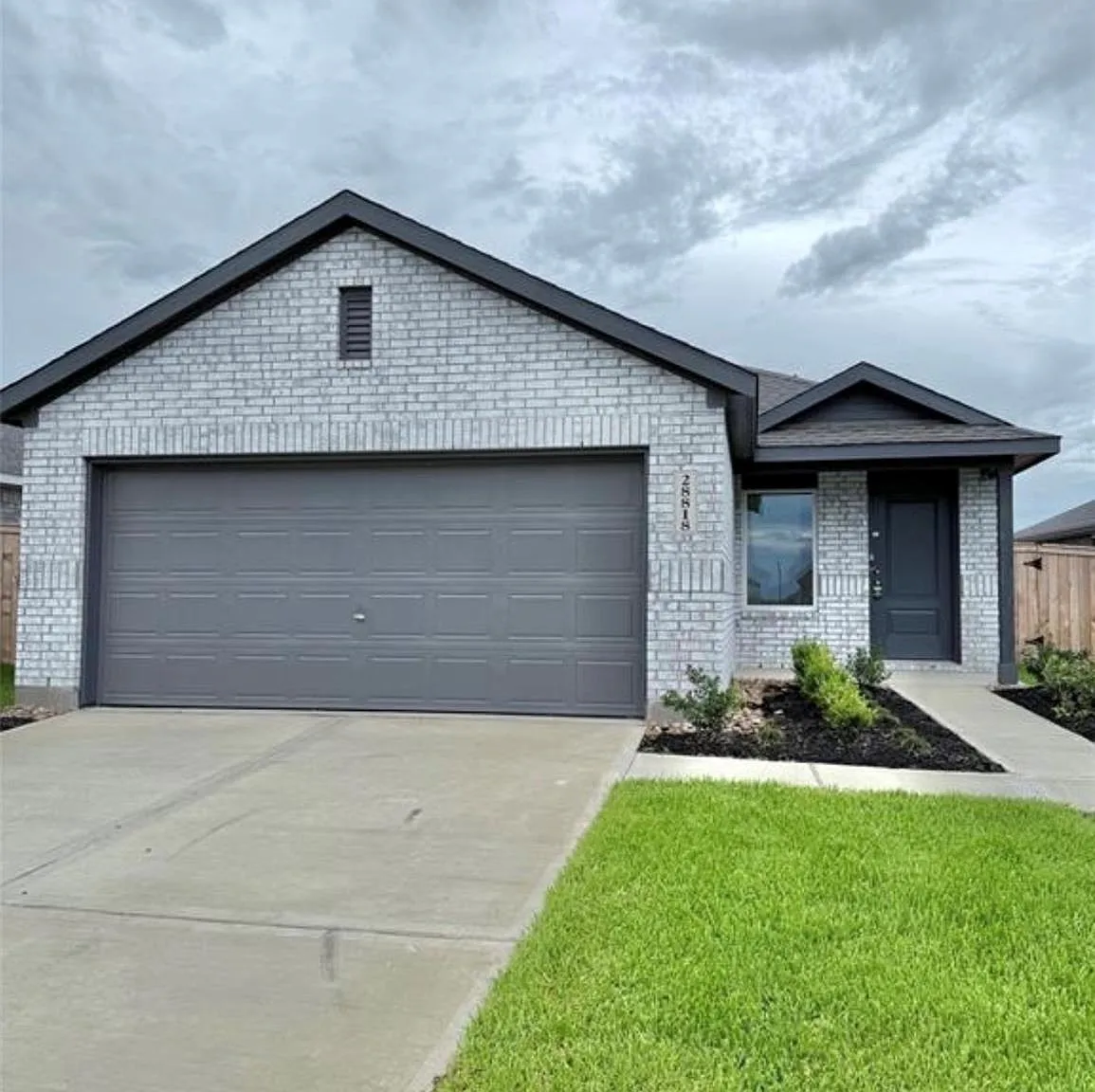 4 bed, 2.0 bath, 1690 sqft, $1,900 — Photo 1