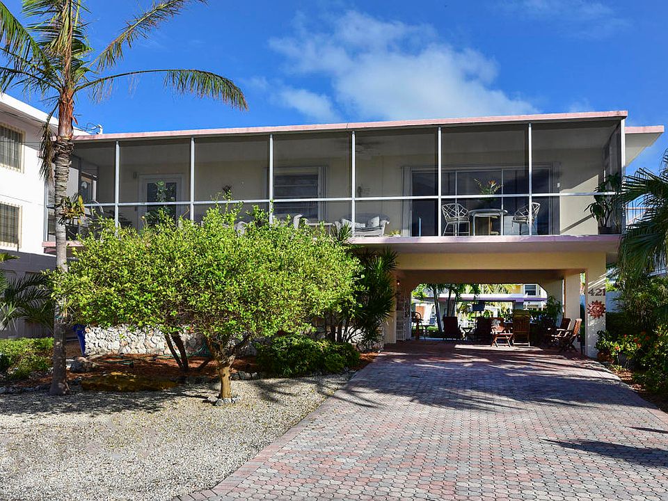 1st image of 421 S Coconut Palm Blvd