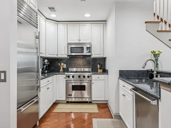 7400 River Road image 5 of 30