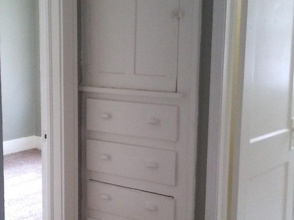 Built-in Chest of Drawers