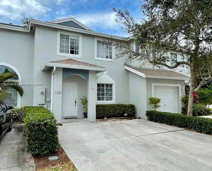 1105 SW 44th Way — Photo 1