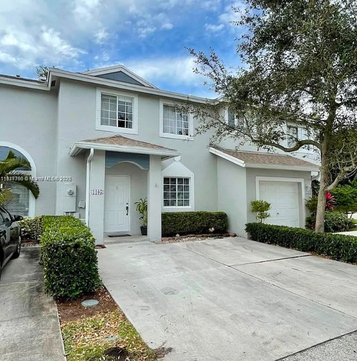1105 SW 44th Way