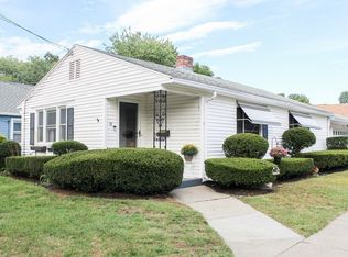 76 Embury St, Springfield, MA 01109