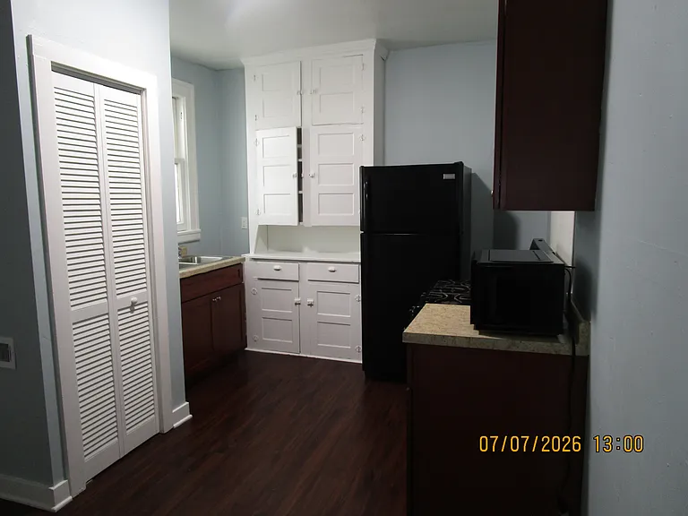 913 1/2 E Market St #3 — Photo 9