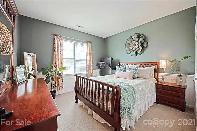6622 Dunton St — Photo 14