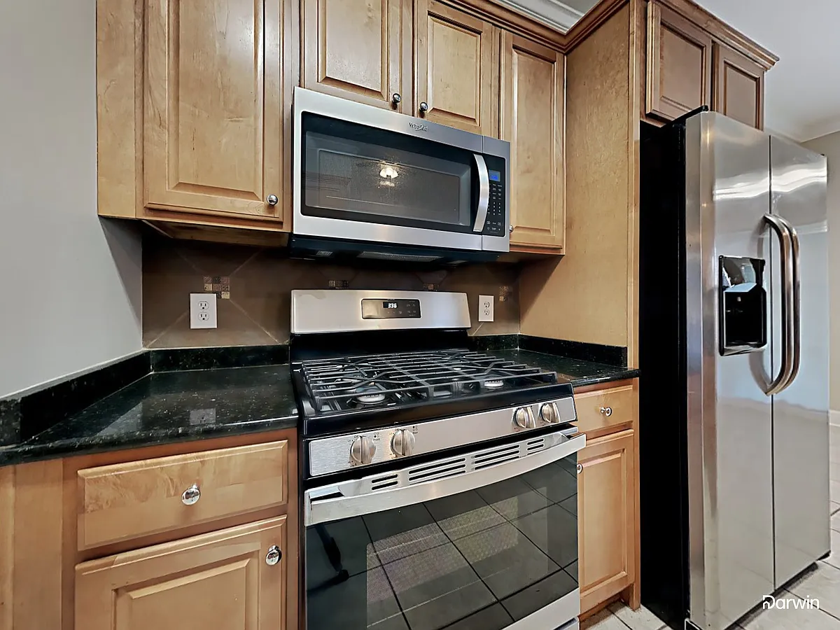 Building Photo - 8729 Highlands Dr