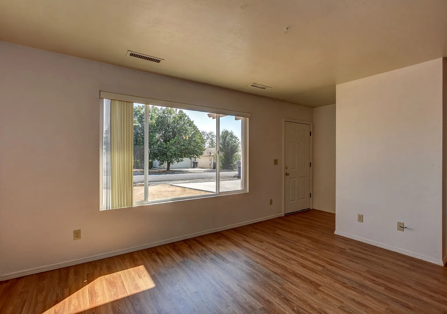 6284 N Buckboard Dr — Photo 4