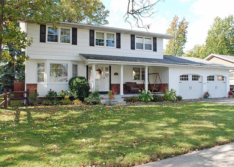 1st image of 110 Bathurst Dr