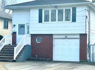 6 Wallace Ct, Valley Stream, NY 11580