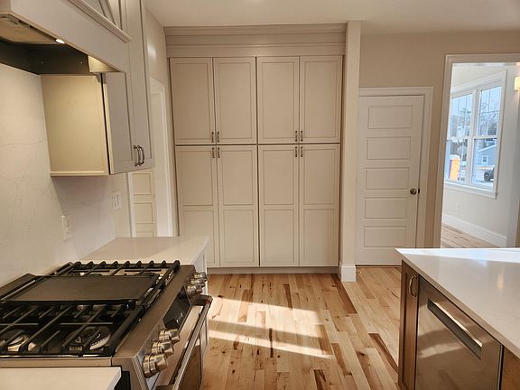 4th image of 46 Cliffside Drive #42