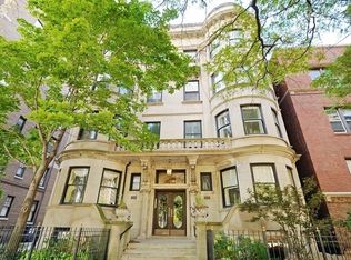 3018 N Sheridan Rd APT 2S, Chicago, IL 60657