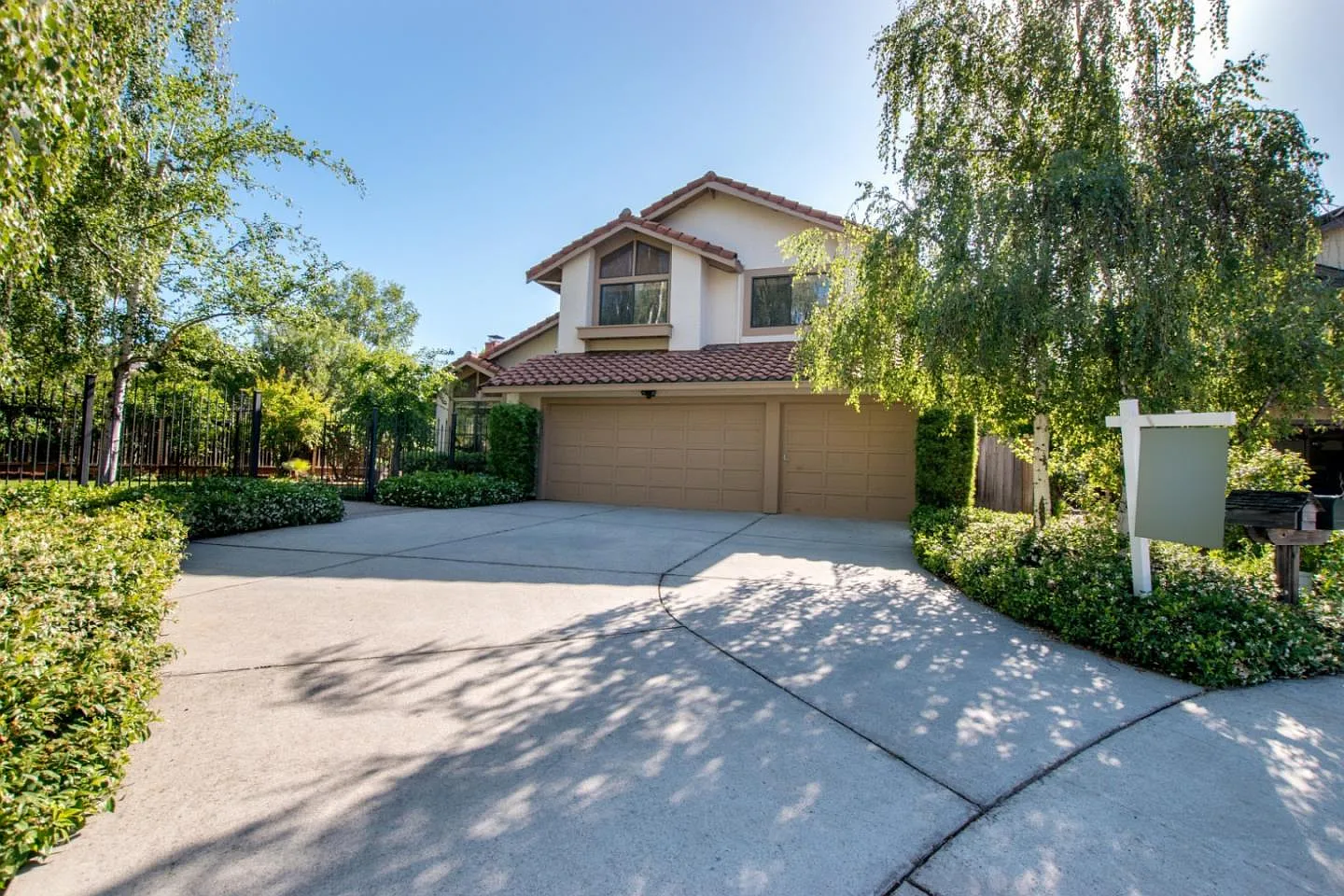 21540 Addington Ct photo 1