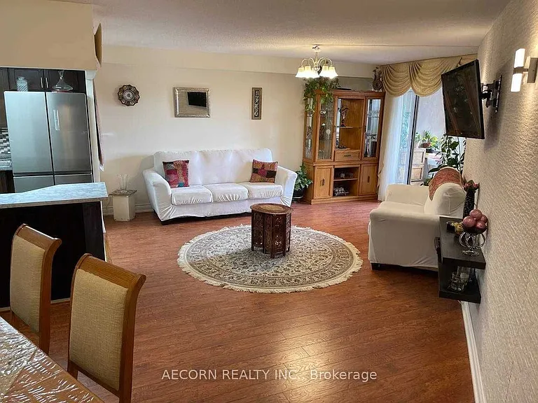7811 Yonge St #805 — Photo 10