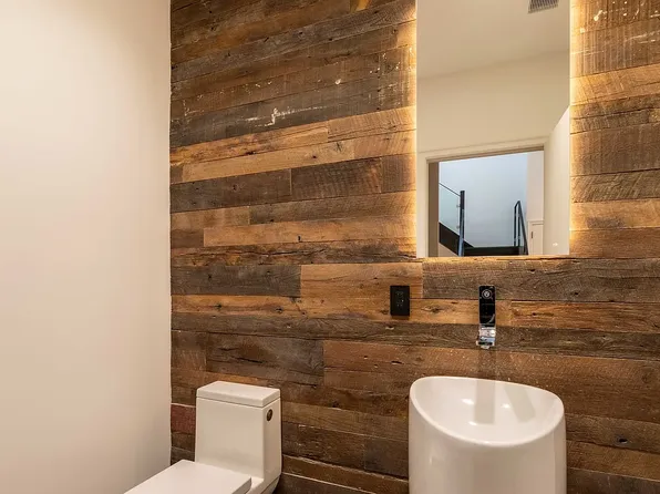 391 Broadway image 18 of 19