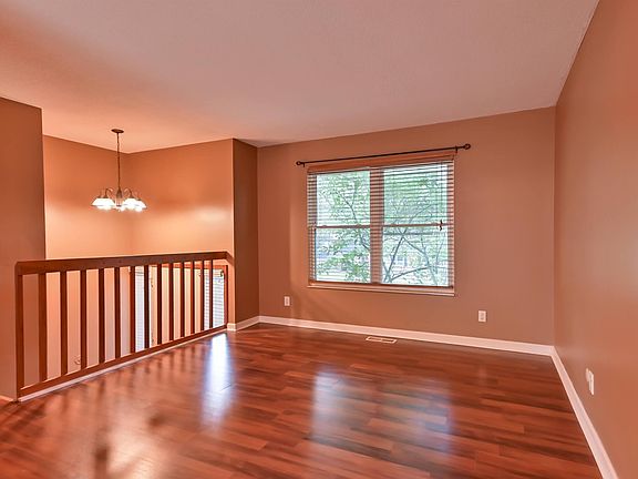 5th image of 7411 Oaklawn Dr