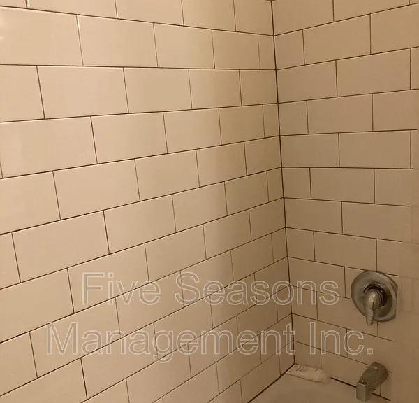17 Drew St #19 — Photo 15