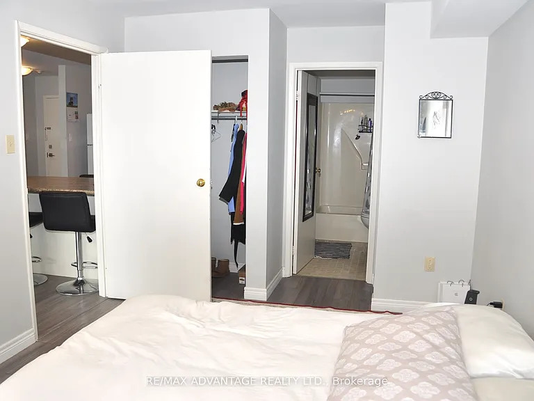 9 Jacksway Cres #211 — Photo 14