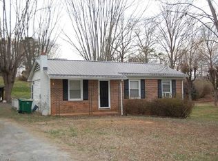 613 Hickory St, Dobson, NC 27017