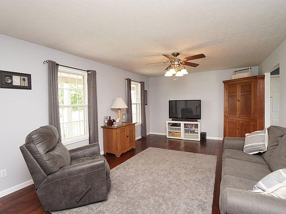5th image of 2729 Abby Ln