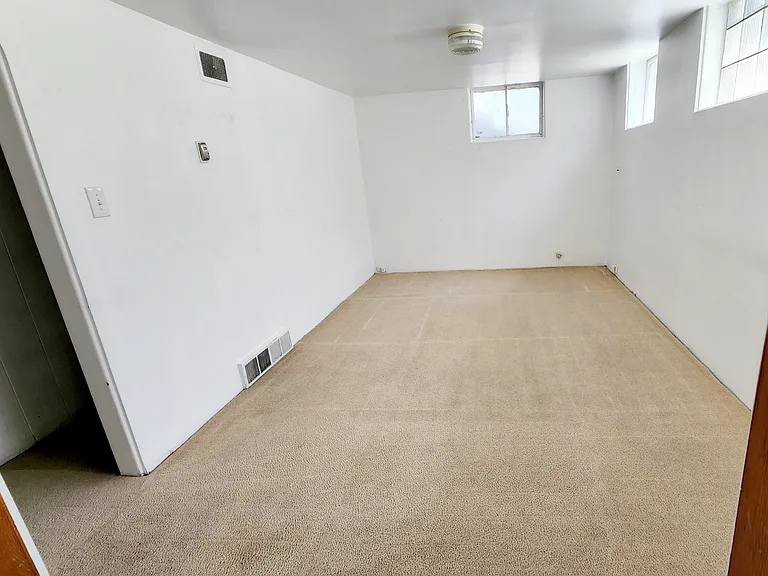 305 Scott Ave #B — Photo 11