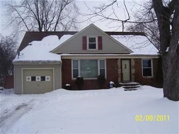 27590 Lake Shore Blvd, Euclid, OH 44132