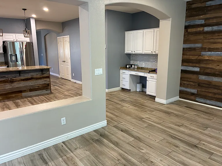 9237 W Irma Ln — Photo 12
