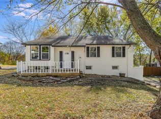5008 NW Pennington Ln, Blue Springs, MO 64015