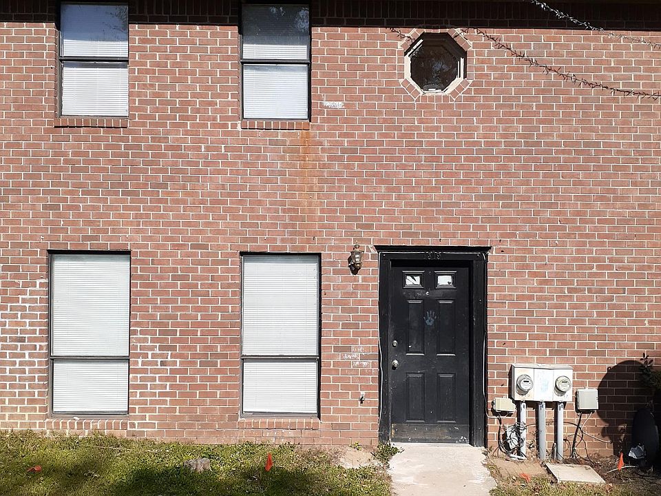 1st image of 1319 Lakeview Dr NW