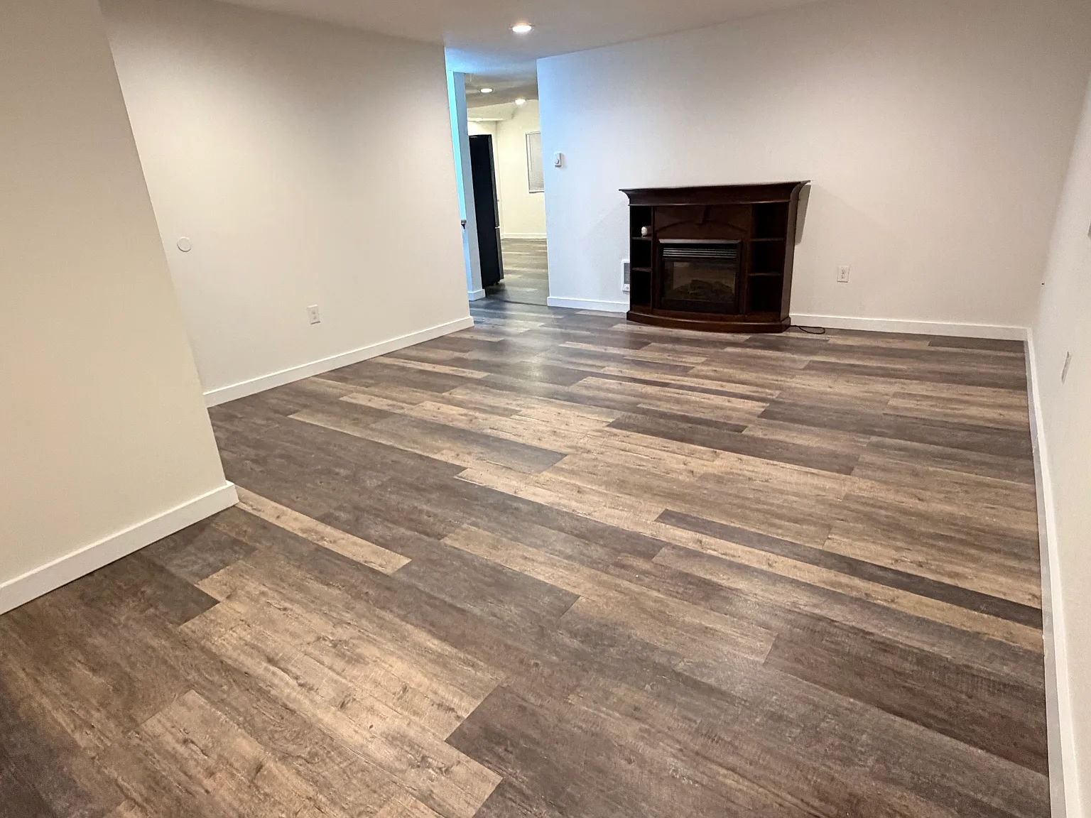 3 bed, 1350 sqft, $2,895 — Photo 3
