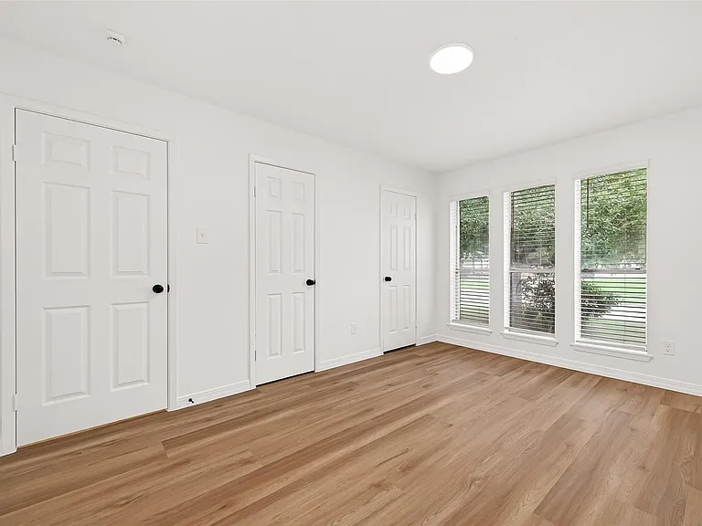 2334 Autumn Springs Ln — Photo 15