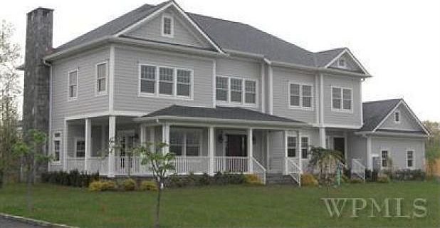 1st image of 18 Hilltop Dr