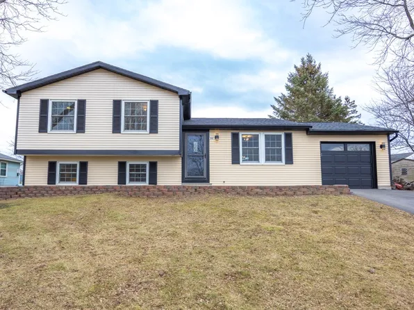 95 Wildherd Dr, Henrietta, NY 14467