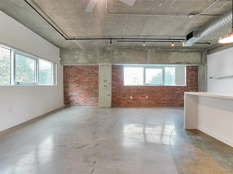 2000 Bagby St #2401 — Photo 28