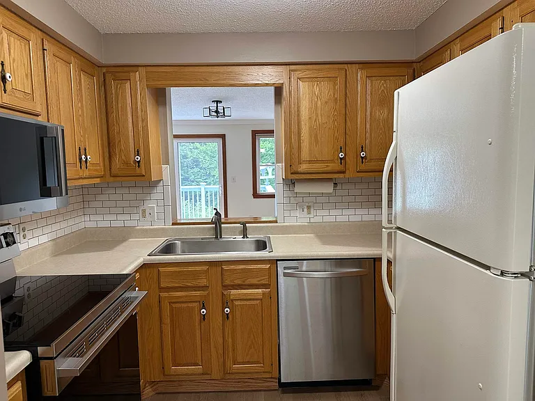 25 Charlonne St #3 — Photo 6