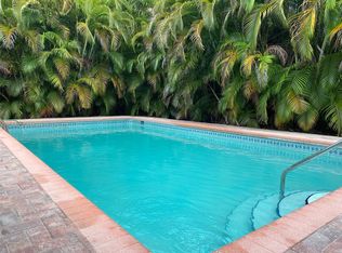 965 NE 171st St, Miami, FL 33162