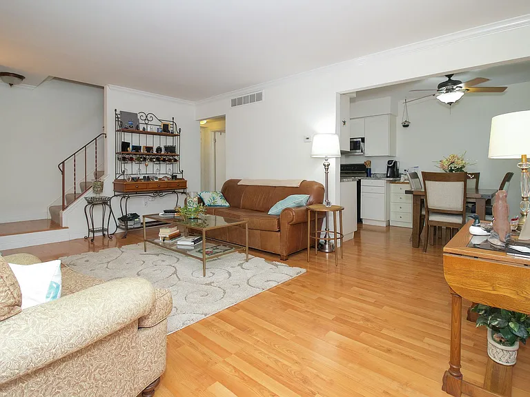 2158 Hidden Meadows Dr #C — Photo 2
