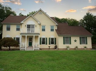 27 Endicott Dr, Great Meadows, NJ 07838