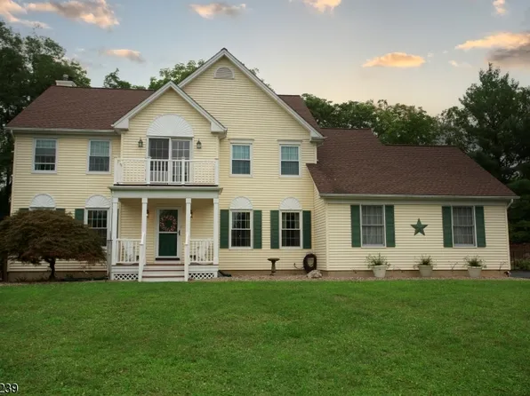 27 Endicott Dr, Independence Twp., NJ 07838