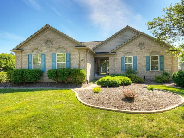3425 Empire State Dr, Canton, MI 48188