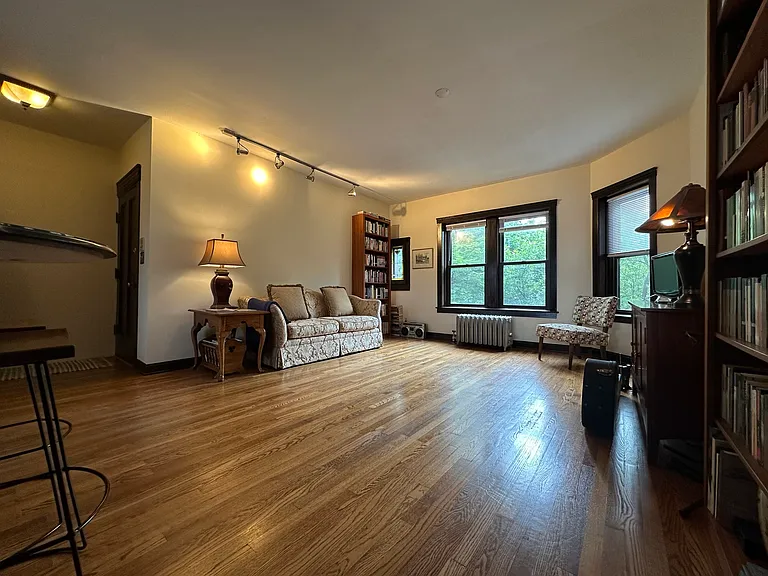 4616 N Sacramento Ave #3 — Photo 3