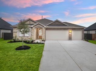 10007 Goliad Dr, Mont Belvieu, TX 77523