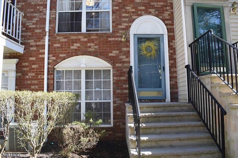 1st image of 134 Sapphire Ln
