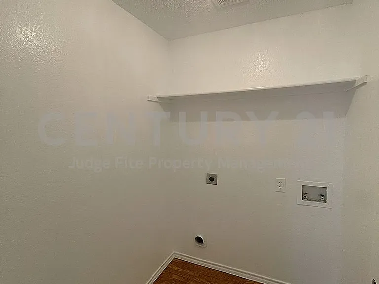 1616 Logan Dr — Photo 31