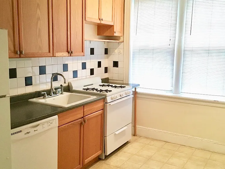 29 Mount Hood Rd #7 — Photo 9