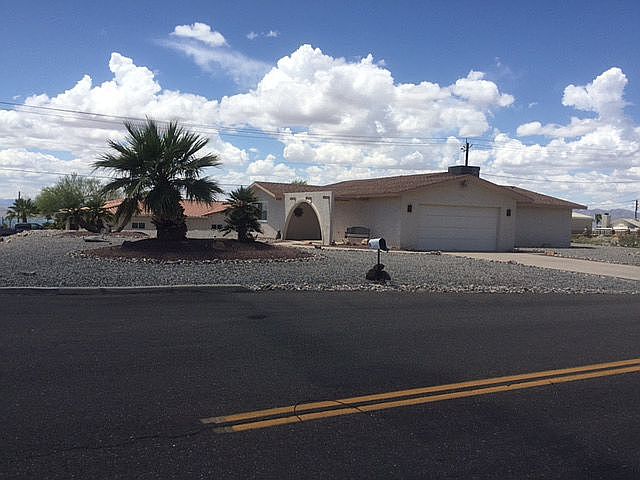 1st image of 605 Meadows Dr