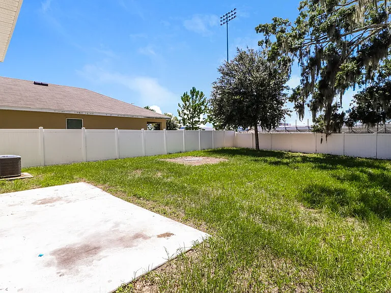 10988 Carlton Fields Dr — Photo 17