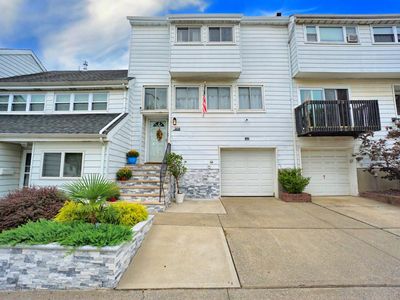 205 Dover Grn, Staten Island, NY, 10312